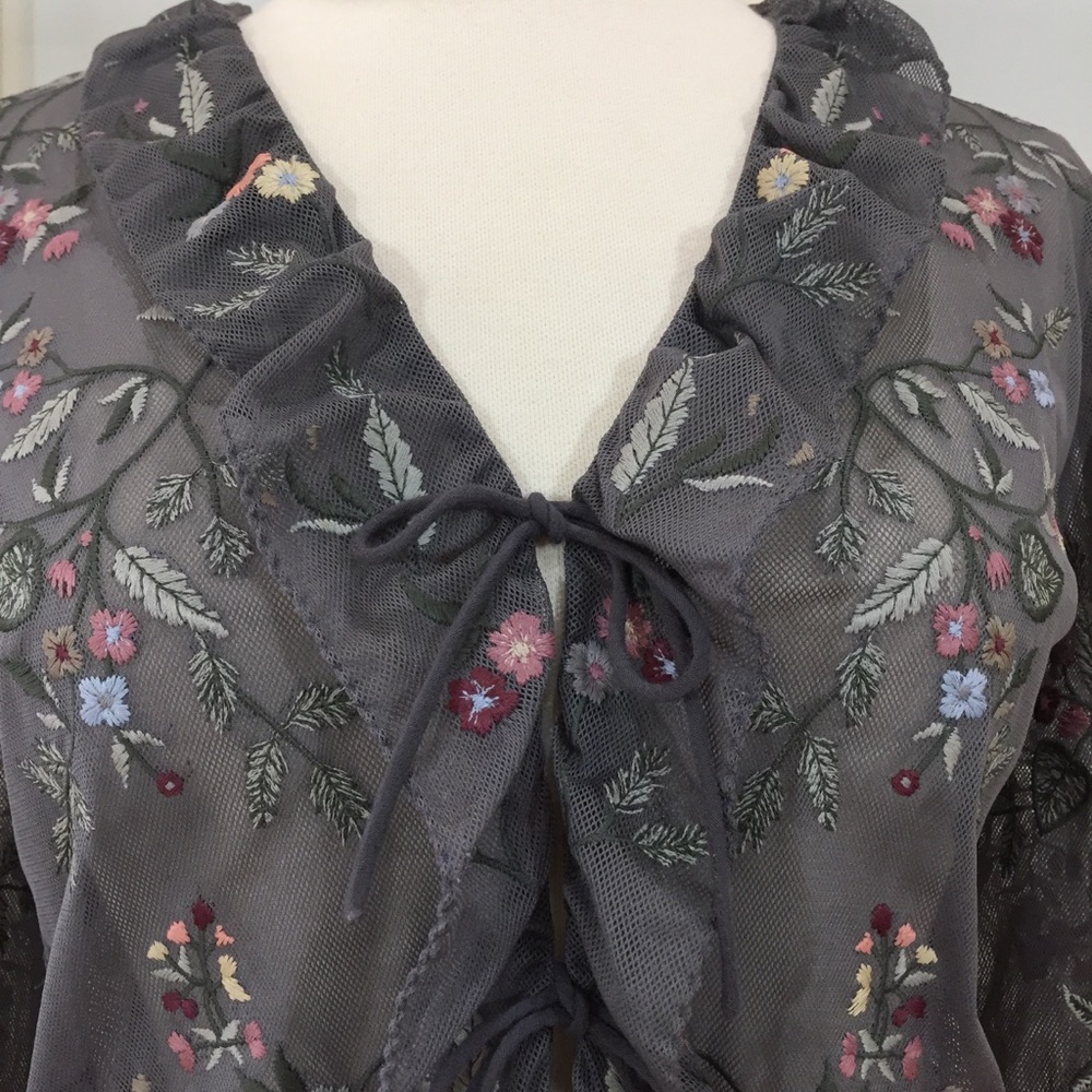 J.Jill Embroidered Floral Sheer Blouse Fluted Sleeve Top XS - Picture 4 of 15